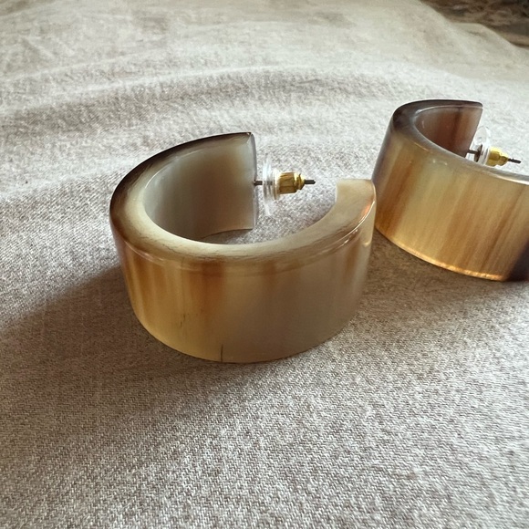 Noonday earrings. Made from horn in Vietnam. - Picture 5 of 8